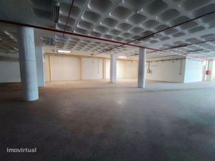 Armazém com 5 Pisos no Prior Velho - Grande imagem: 2/18