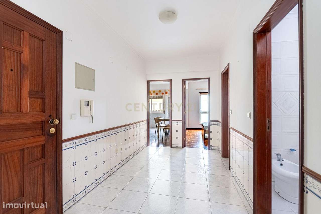 T1 COM EXCELENTE POTENCIAL PARA TRANSFORMAR EM T2  MEM-MARTINS - Grande imagem: 5/18