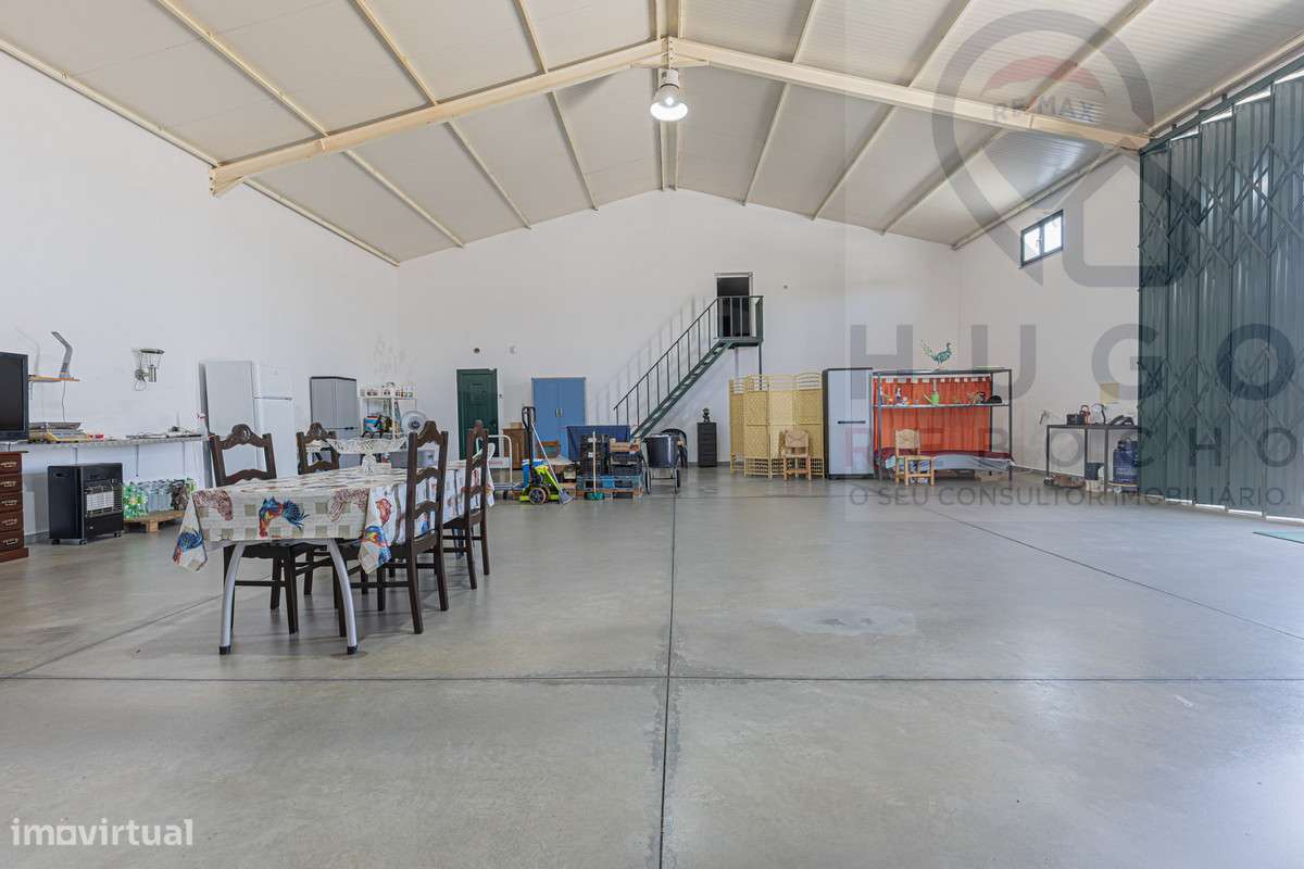 Quinta com 1,425 ha em Redondo-46