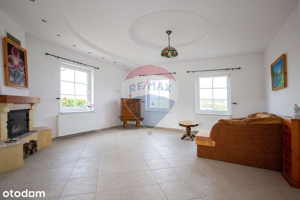 Rodzinna rezydencja z potencjałem pensjonatowym!-7