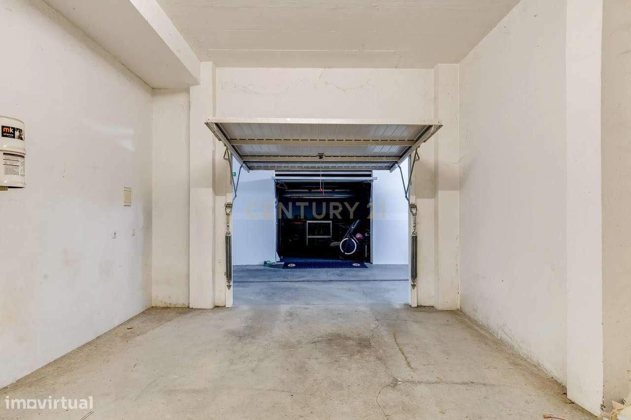 Apartamento T3 de Excelência com Terraço, Garagem Box, no Louriçal - P-24