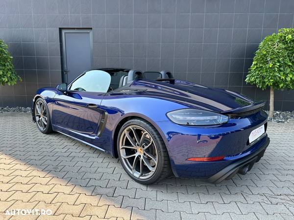 Porsche Boxster 718 Spyder - 9