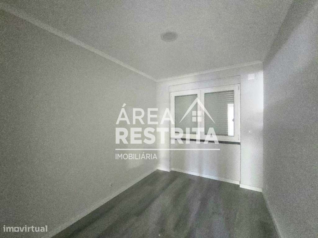 APARTAMENTO T2 TOTALMENTE REMODELADO EM BENFICA – LISBOA-10