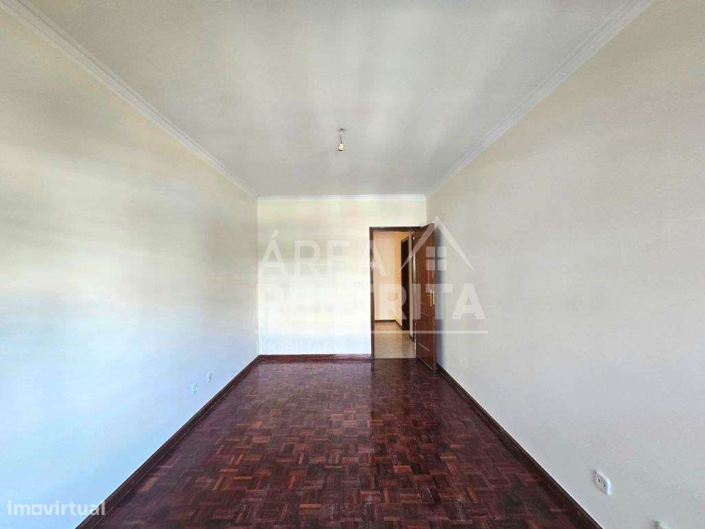 Apartamento T2 c/Parqueamento, na Cavaleira - Algueirão-14