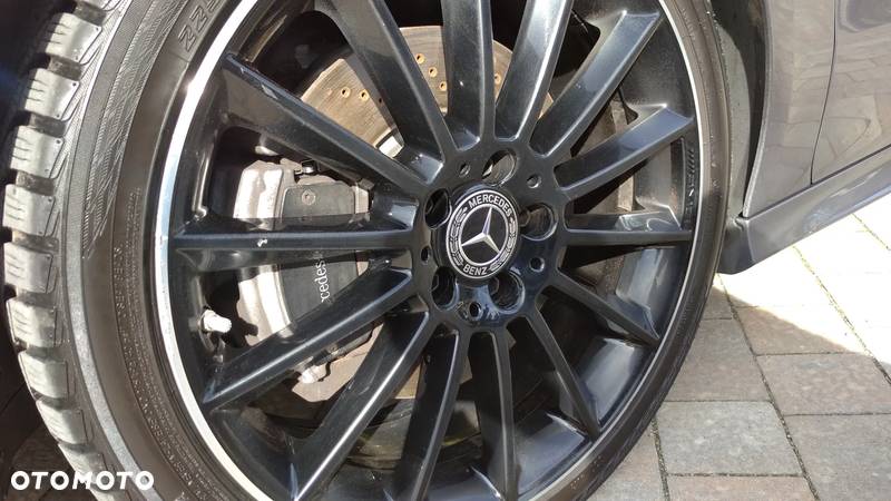 Mercedes-Benz CLA 220 4-Matic AMG Line 7G-DCT - 12