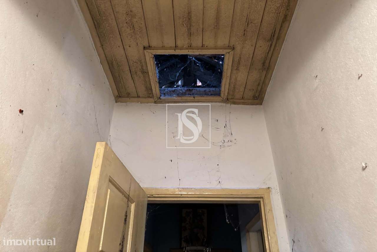 Moradia T2 para reconstrução em Tondela-15