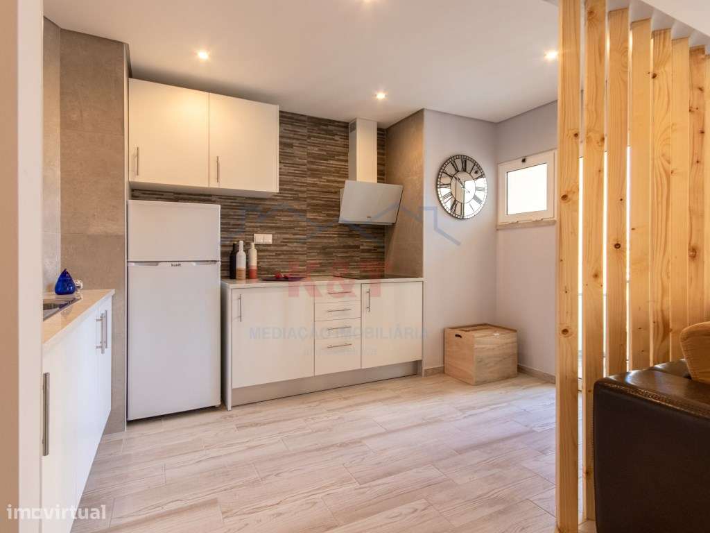 T2 remodelado na 1ª linha da Praia da Rocha-13