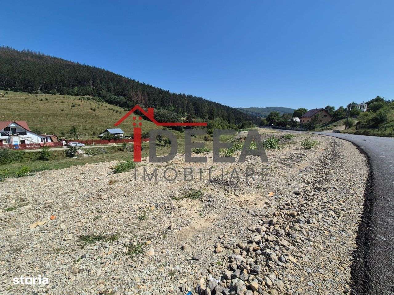 Teren intravilan 1242 mp, situat la asfalt in com Garcina, jud Neamt﻿ - Imagine principală: 4/5