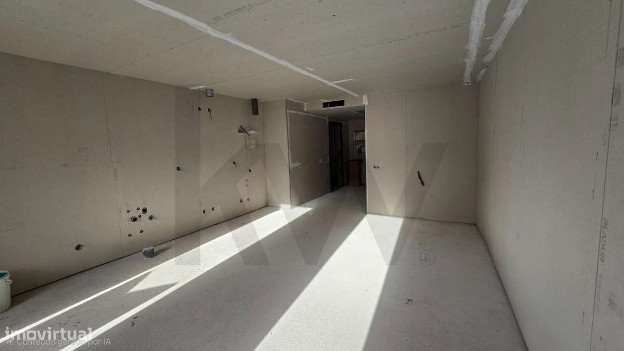 Apartamento T0 (A)  em Fase Final de Construção – Rua Brito Capelo, Ma - Grande imagem: 2/5