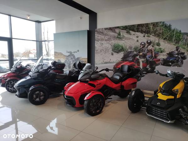 Can-Am Spyder - 6