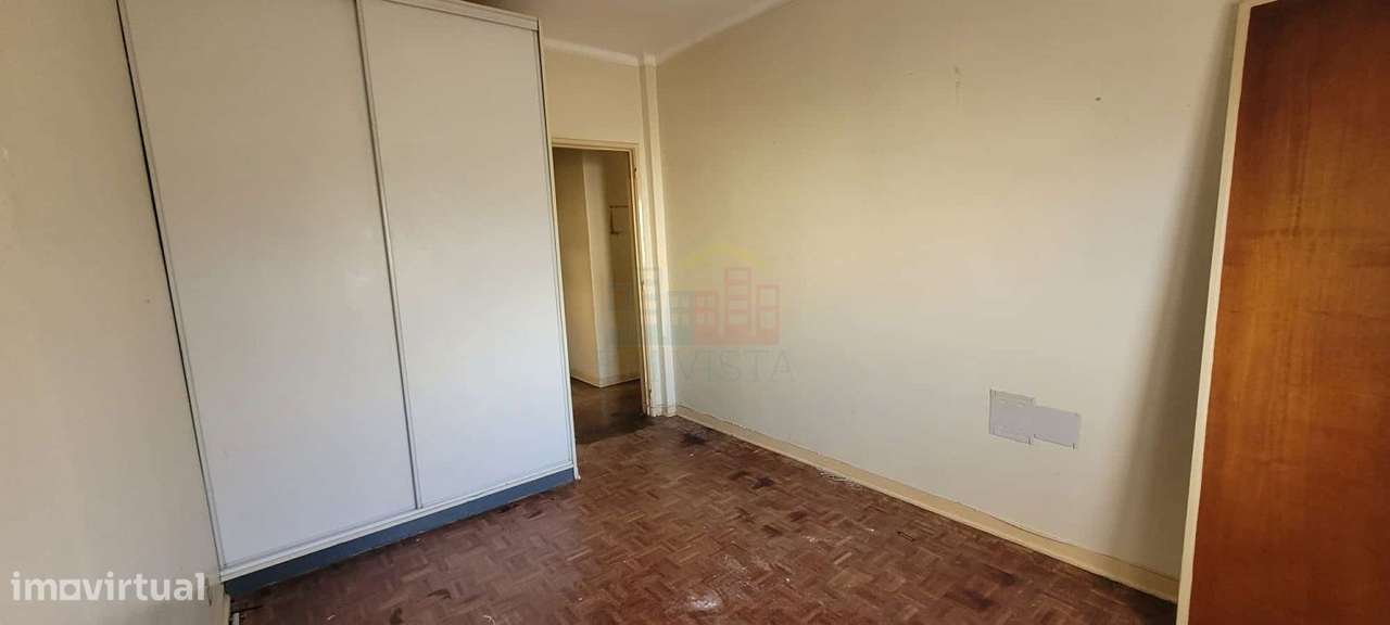 Centro Mem Martins - T4 para remodelação-37