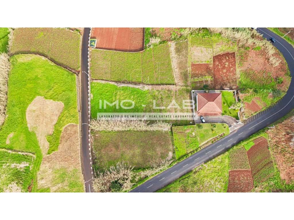 Terreno plano com 2128m2 - Porto Moniz-10