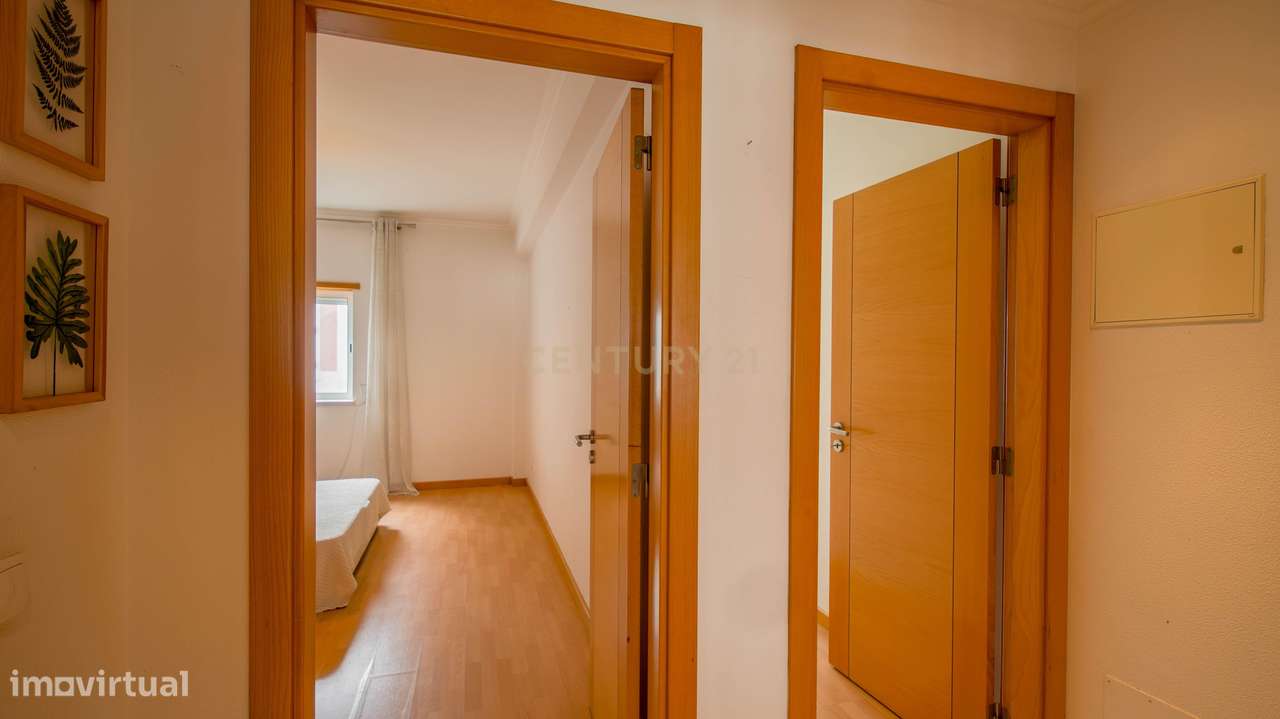 Apartamento T2 totalmente equipado e parcialmente mobilado em Vale Flo - Grande imagem: 4/23