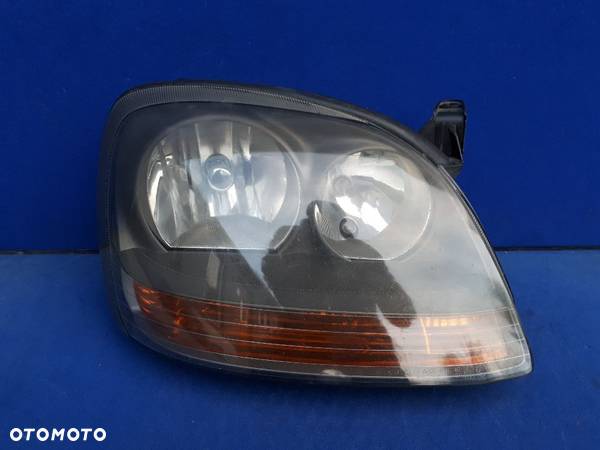 NISSAN ALMERA TINO 2000-2003 00-03 REFLEKTOR LAMPA PRAWA - 1