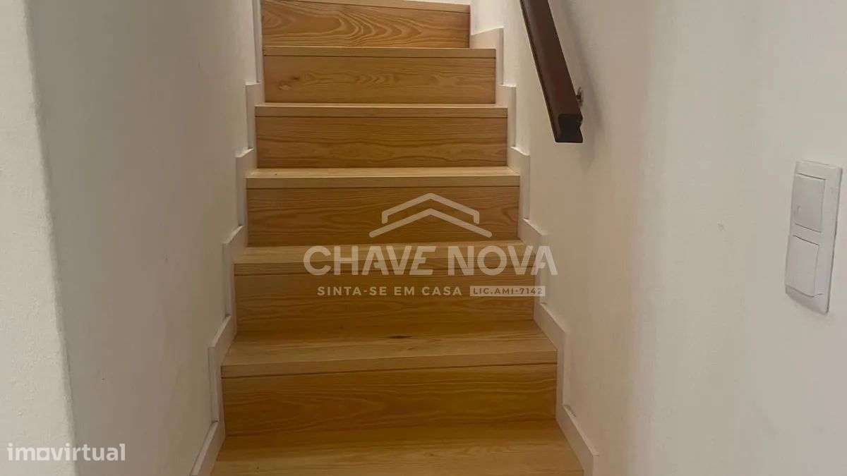 Moradia T4 Totalmente Remodelada em Águas Santas - Grande imagem: 4/32