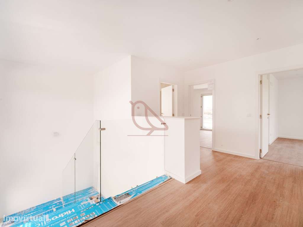 Moradia Isolada T4 Contemporânea com Jardim e Acabamentos Premium -...-32