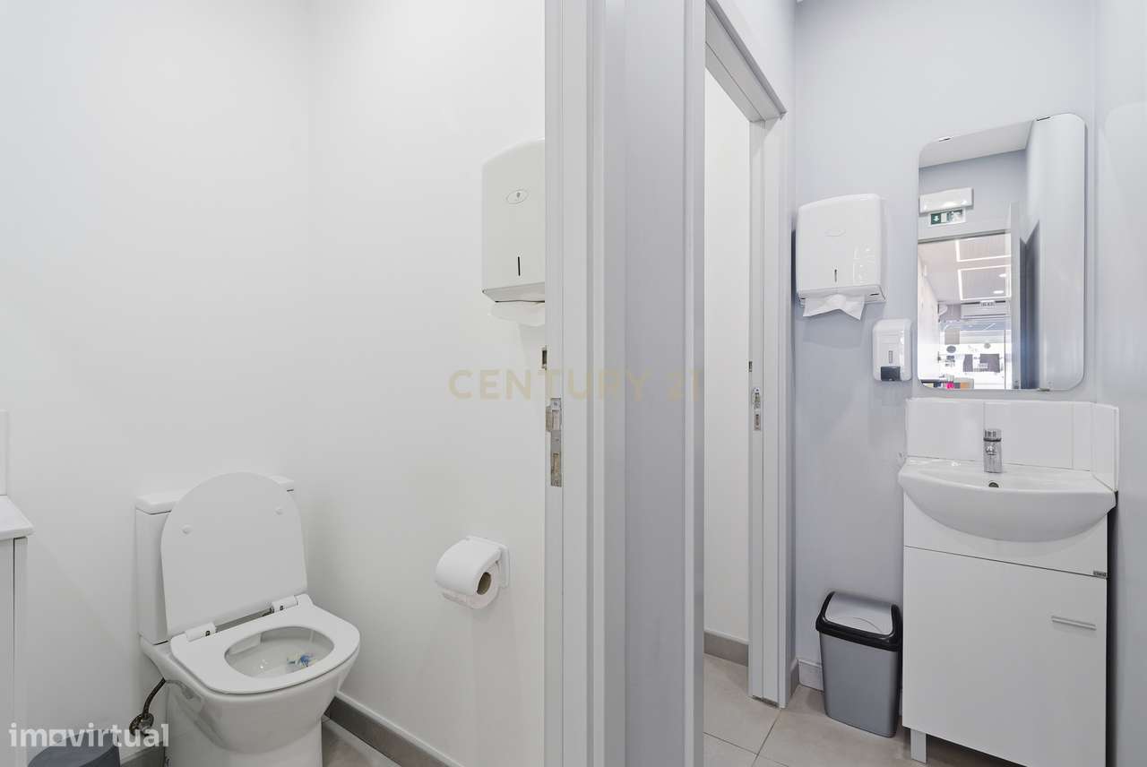 Prédio Comércio  (atualmente em uso na restauração - Café Snackbar)-16