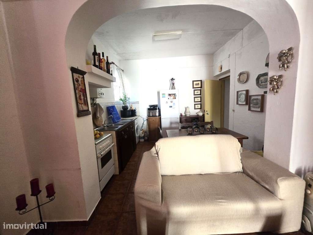 T2 de habitação + espaço comercial na bonita Vila de Redondo - Grande imagem: 3/17