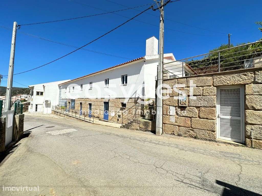 Centro Social com excelentes condições em Vila Nova de Foz Côa. - Grande imagem: 1/17