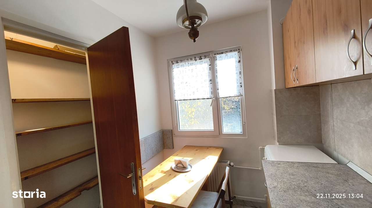 Proprietar închiriez apartament cu 3 camere sector 4 - Imagine principală: 5/15