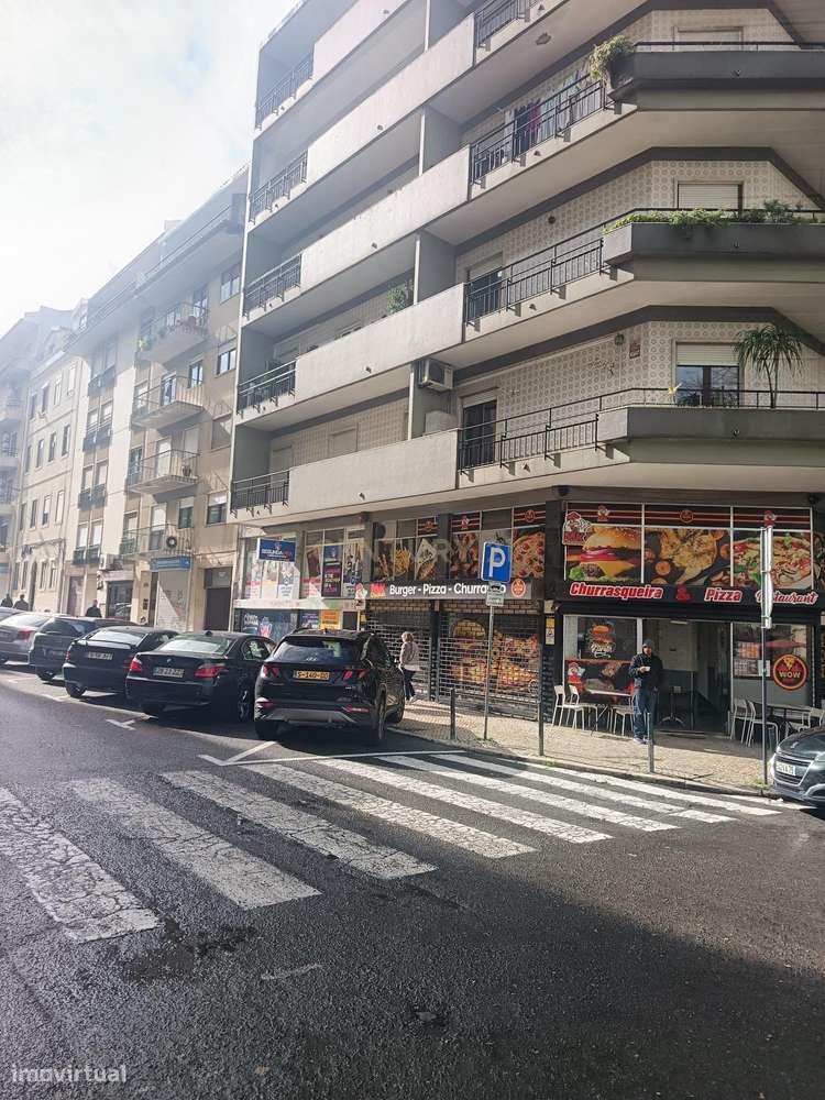 Apartamento T4 para Remodelação Total em Arroios – Rua Pascoal de Melo-9