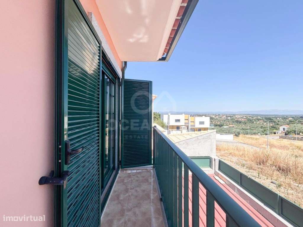 Moradia T4 independente em Castelo Branco-19