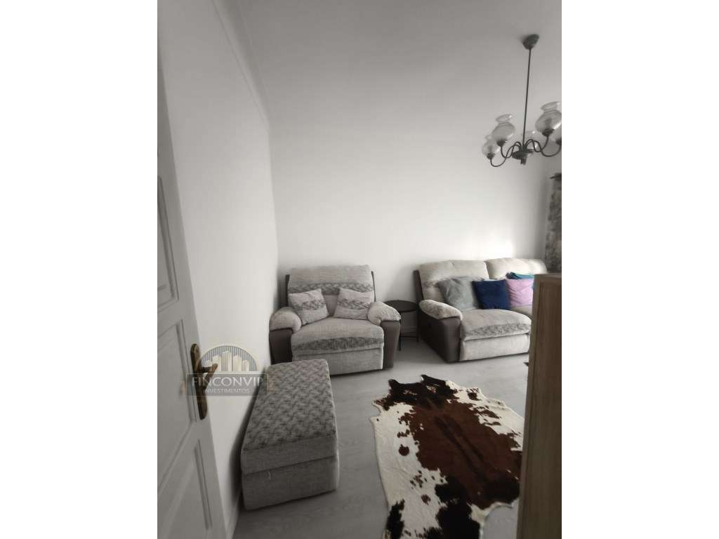 Apartamento T2, no Centro de Almada.-22