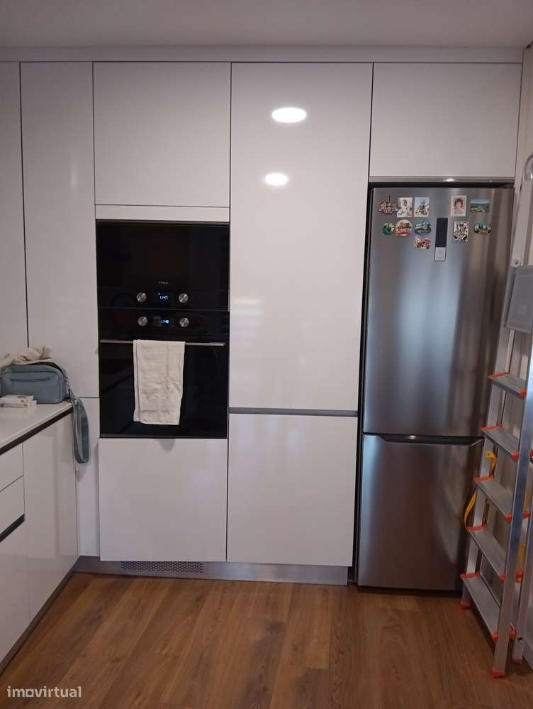 Apartamento T2 Novo com Varanda e Garagem-10