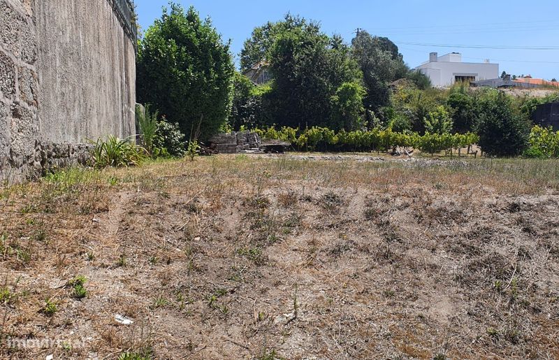 Terreno 775m² em Croca-Penafiel