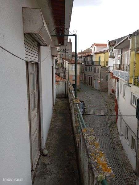 Linda casa de aldeia, com 3 andares - Pronta a entrar. - Grande imagem: 5/12