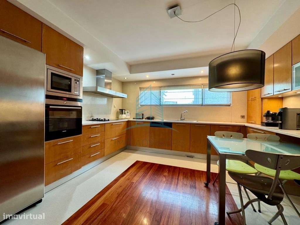 Moradia T4 com Piscina na cobertura-18