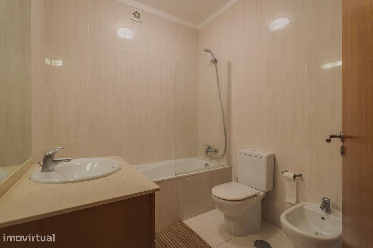 Moradia T4 com jardim e garagem dupla a 6 min do centro de Braga-16