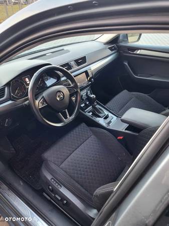 Skoda Superb 2.0 TDI DSG Sportline - 8