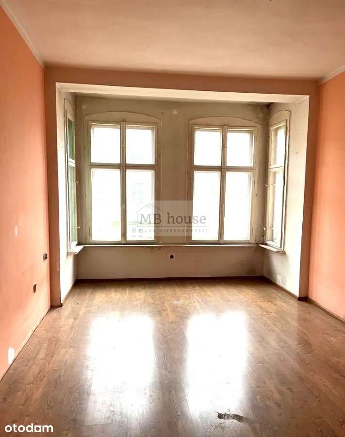 Mieszkanie 4-pokojowe z balkonem do remontu.-4