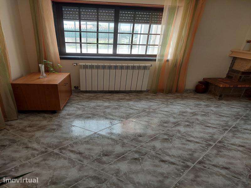 Excelente Quintinha em Lote de 1960 m2, com construção de 300 m2-19