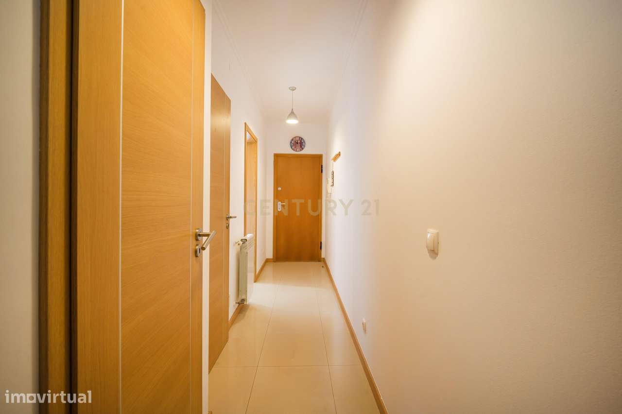 Onde o Mar é Vizinho: Moradia T2+1 com Vista Panorâmica-5