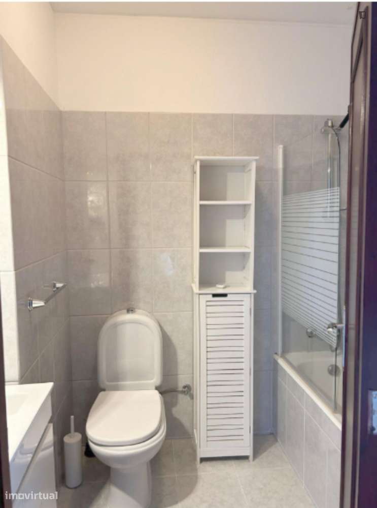 Quarto - localizado em Matosinhos Porto - Grande imagem: 5/9