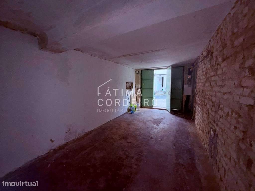 Garagem para Arredamento em Cacilhas - Grande imagem: 5/10