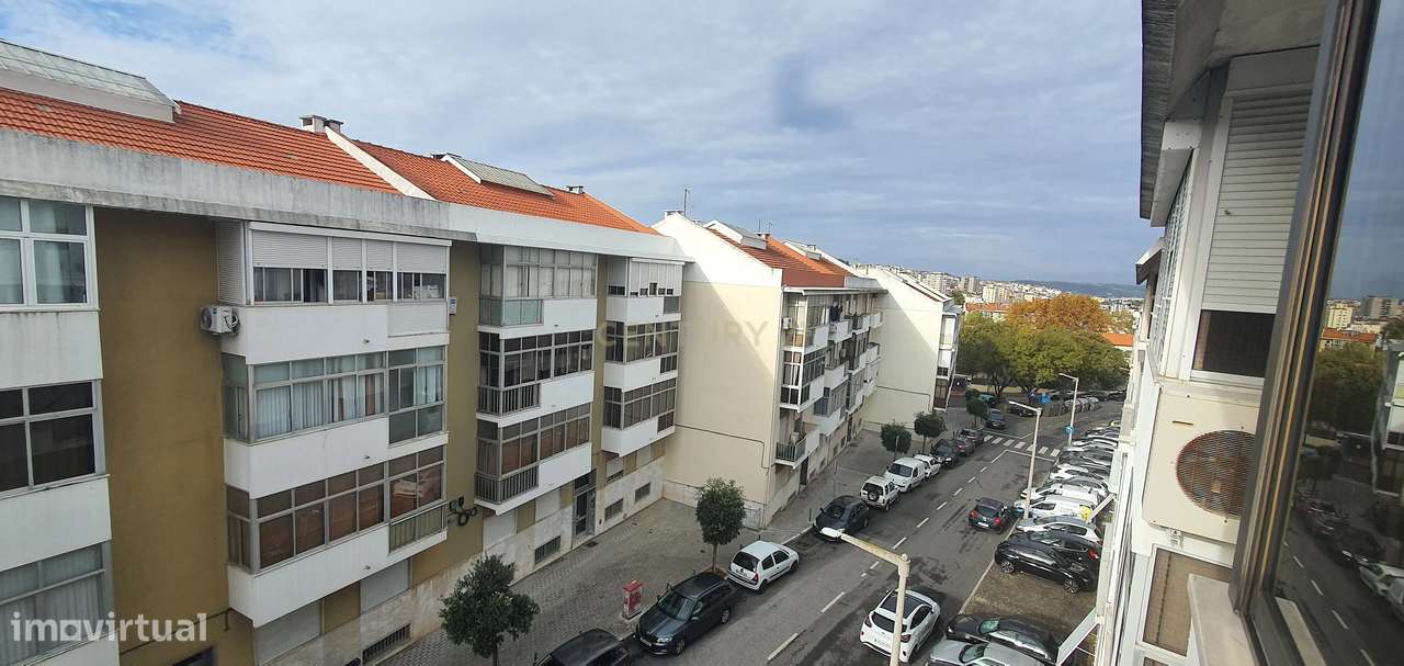 Apartamento T2+1 com parqueamento e Vista desafogada em Odivelas, Lisb-20