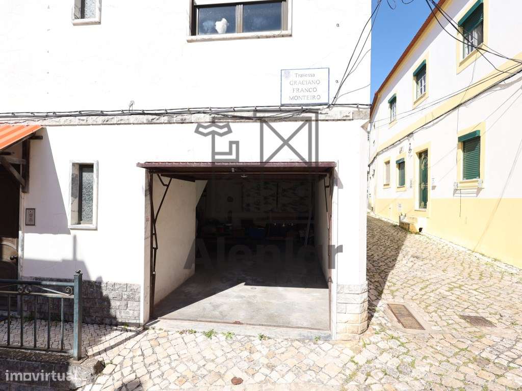 Moradia no Centro de Alenquer - Oportunidade-29