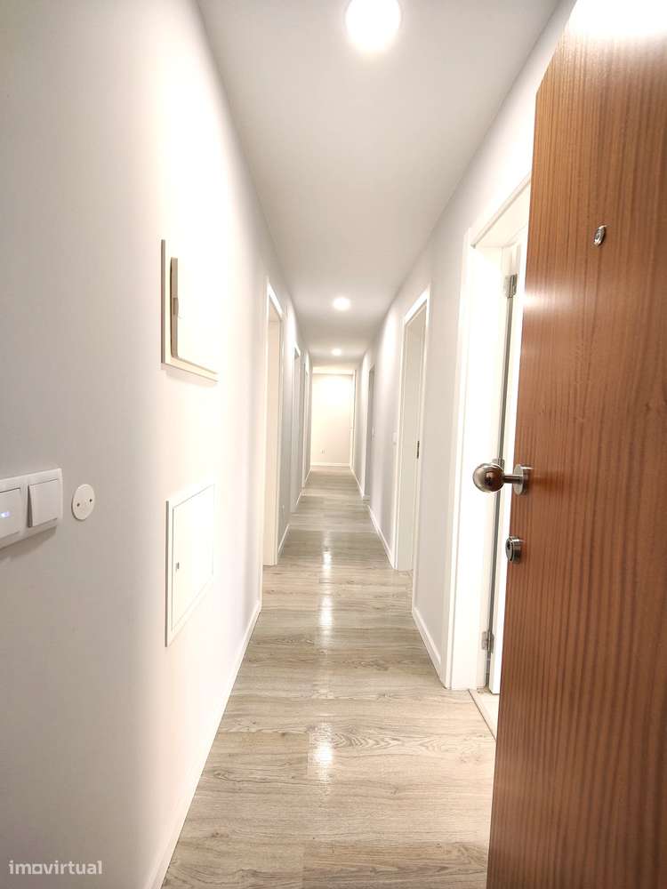 CASA ABERTA Apartamento T3, renovado, disponível de imediato - Grande imagem: 2/10