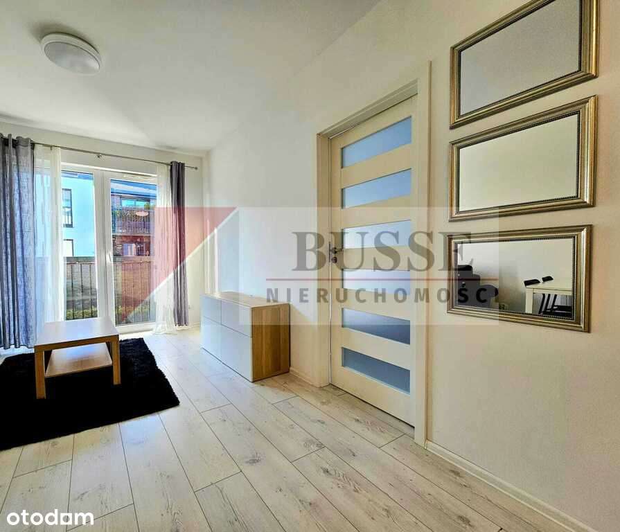 2 pok. na 1 piętrze w niskim bloku z na Warszewie!-1