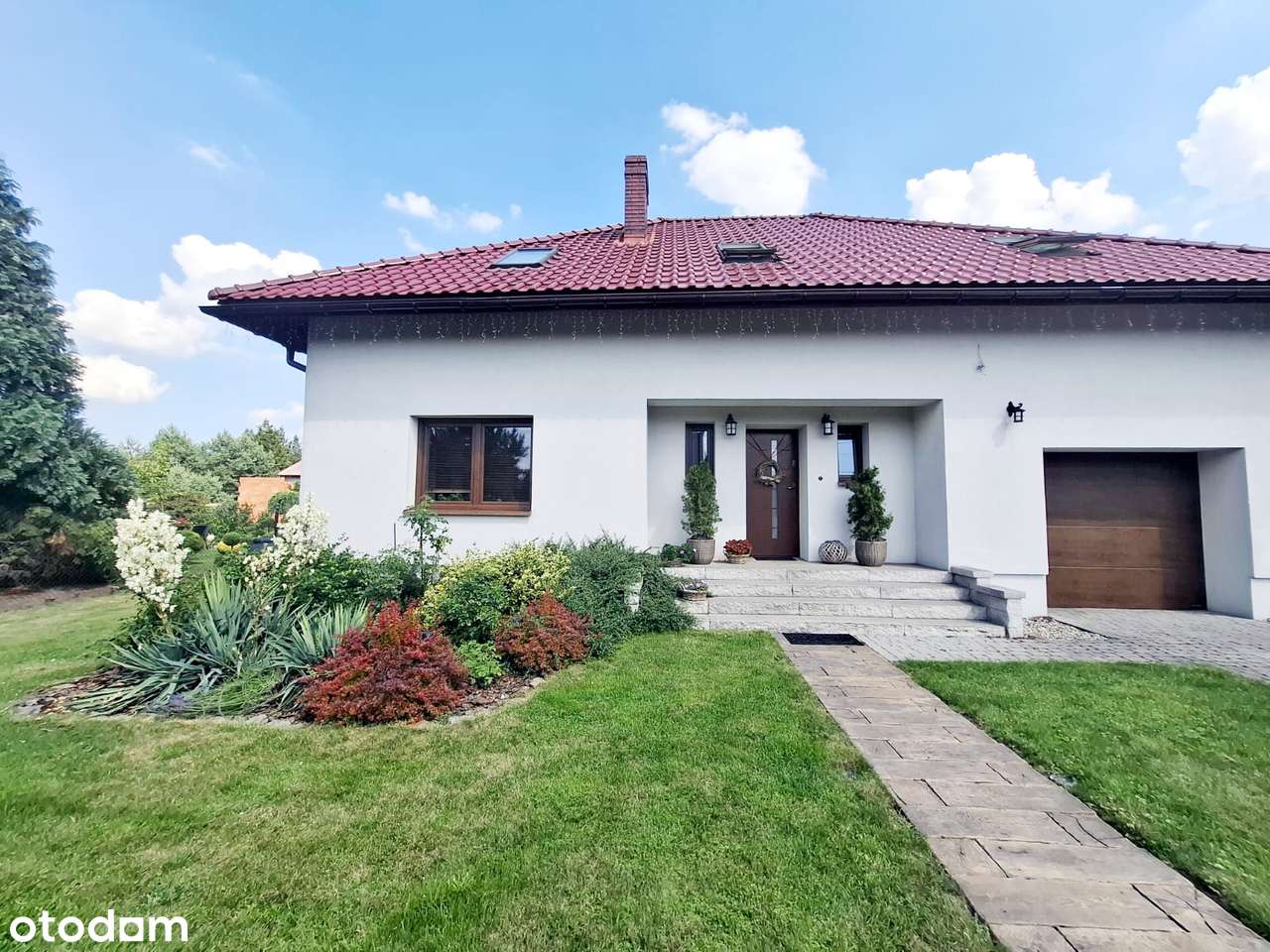 Przestronny dom z garażem w Świerklańcu-12