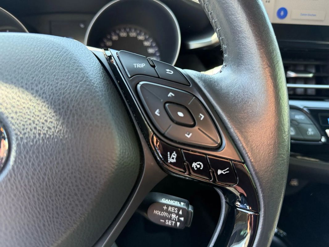 Toyota C-HR 1.8 HSD 122 CP 4x2 CVT Cult - 16