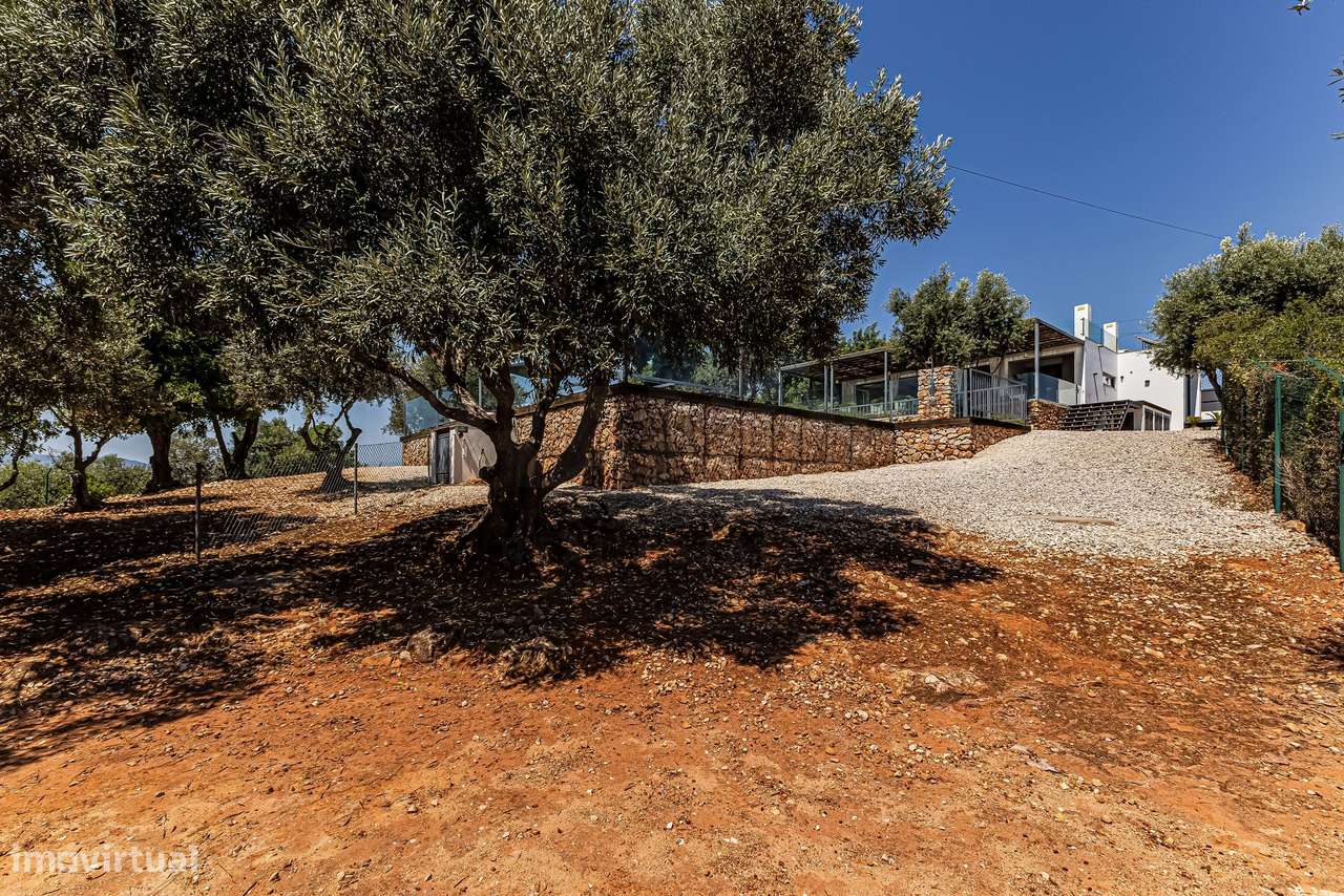 Villa T4 contemporânea à beira do rio no coração do Algarve-48