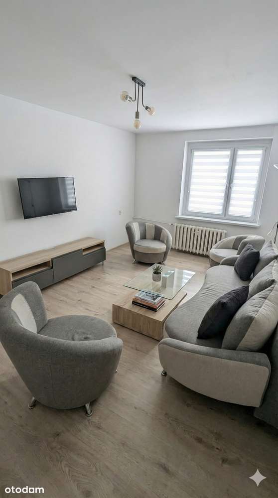 Matejki - Boczna / 2 pokoje / od zaraz/ oddzielna kuchnia - Pełny obrazek: 3/10