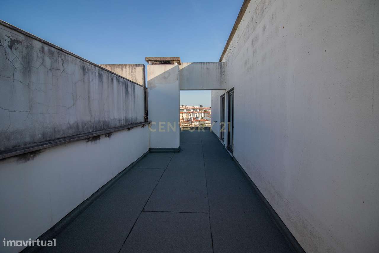 Apartamento T3 com Garagem Dupla na Quinta da Borloteira, Figueira da-26