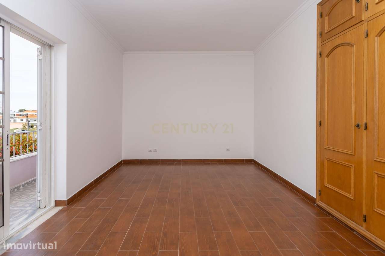 Moradia de 6 assoalhadas em lote de 500 m2-24