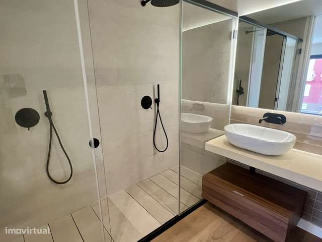 3 Apartamentos T2+1-21