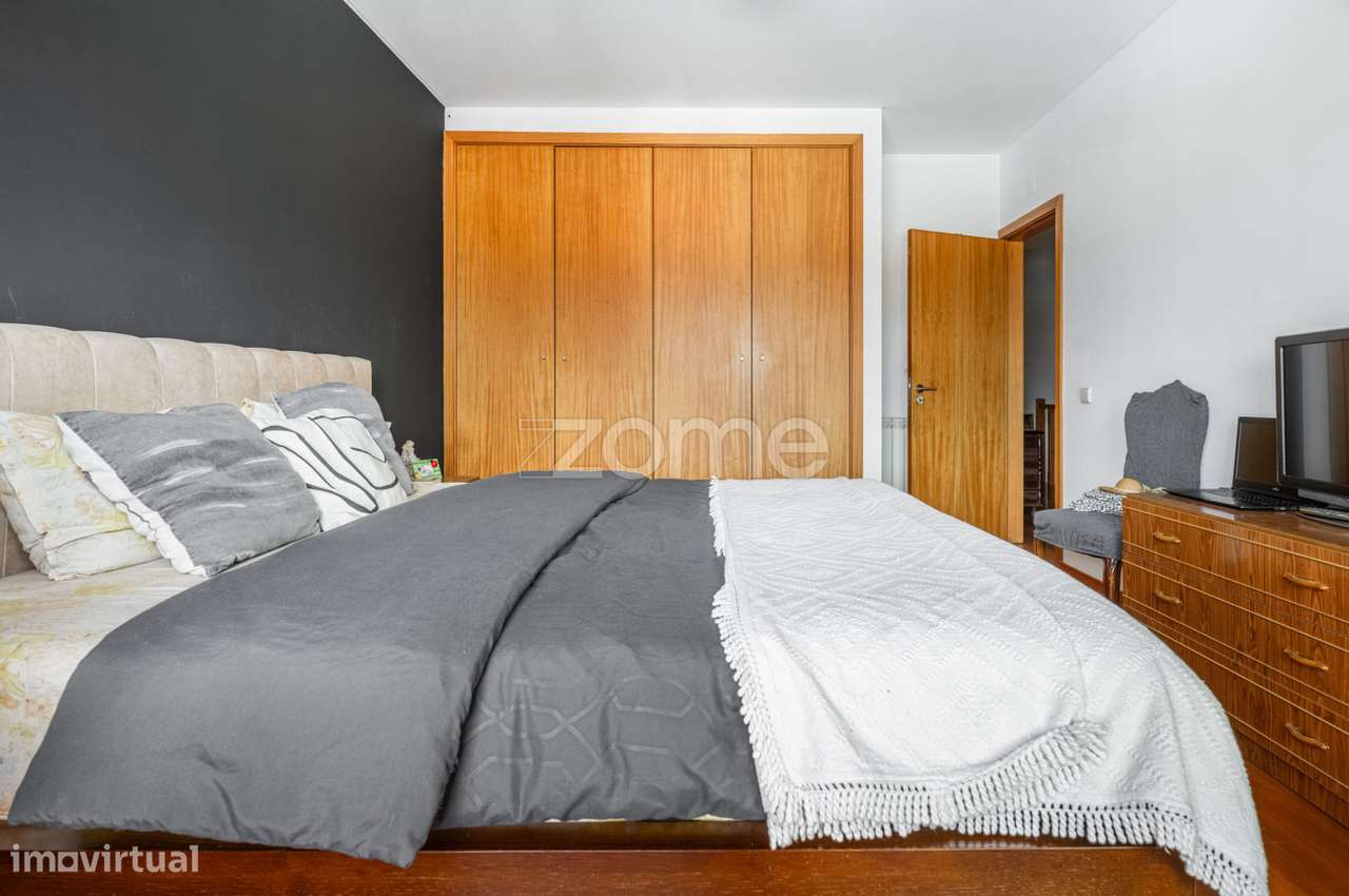 Moradia T4 com Suíte em Dume-15